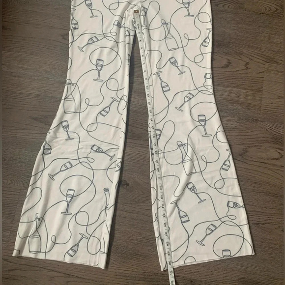 Wildfox Popping Bottles Flared Lounge Sweatpants - Size M - Vanilla - NWT - Picture 13 of 13